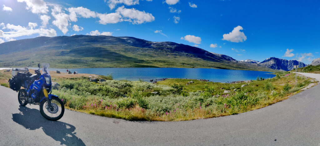 Eidsdal lake by motorcycle