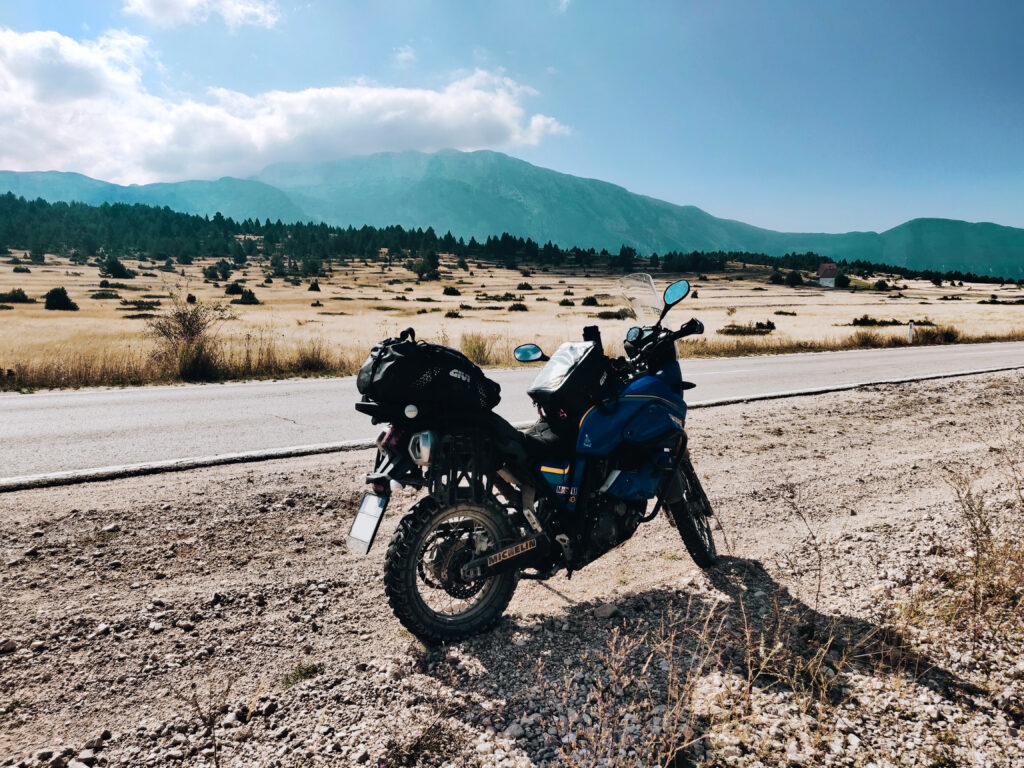 In moto nel parco naturale di Blidinje