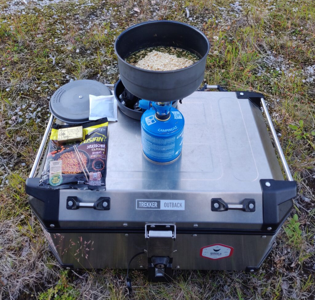 cibo liofilizzato per il campeggio in moto